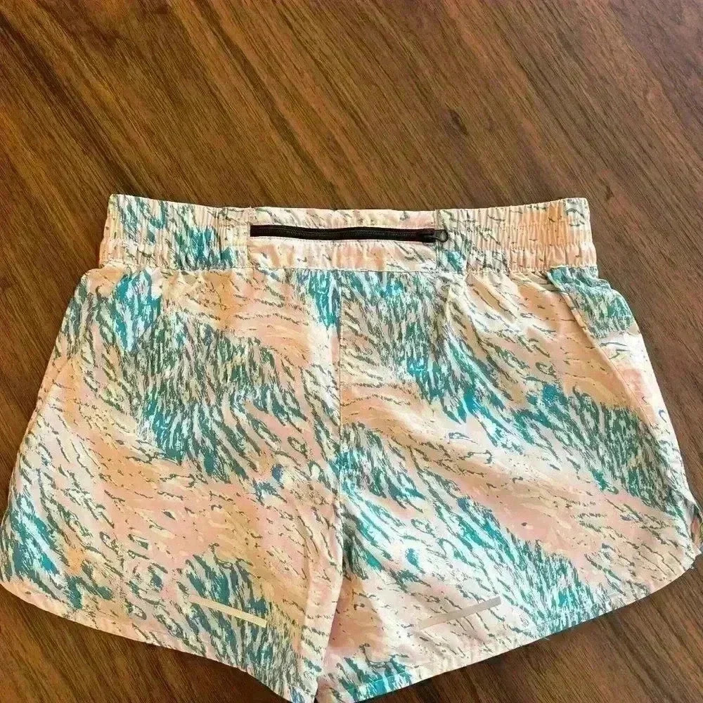 The North Face Limitless Run Short-Size XS - Picture 4 of 4